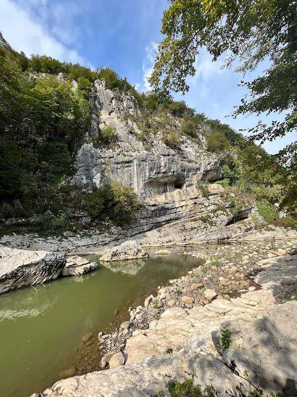 River and peace - Image 2