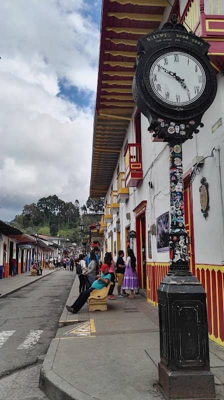Calle Real - Image 2