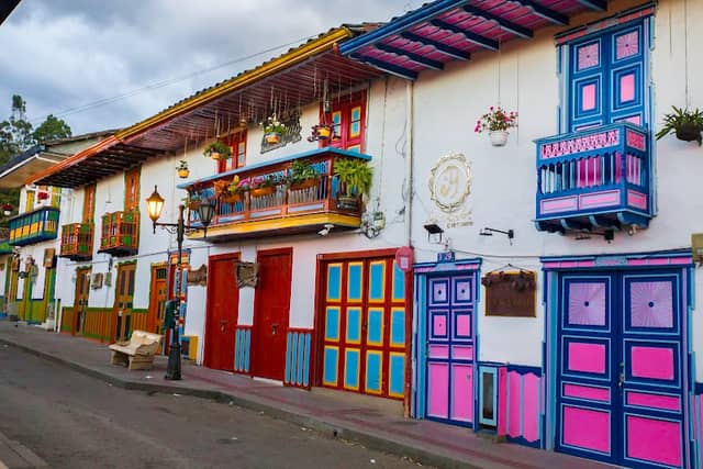 Calle Real - Image 1