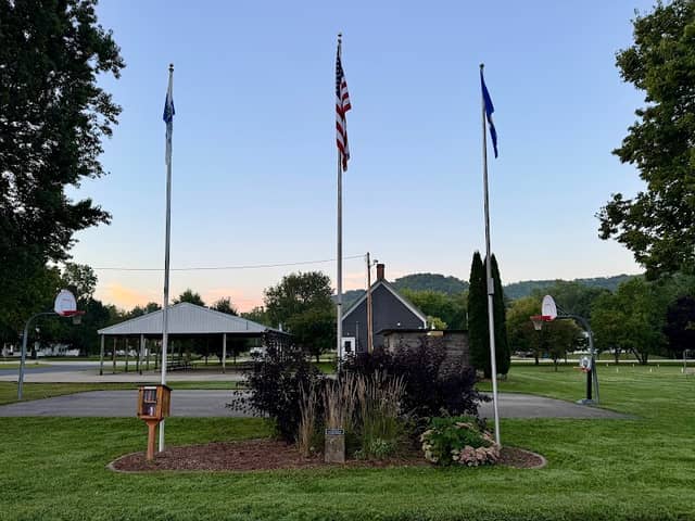 Hinton Memorial Park - Image 2