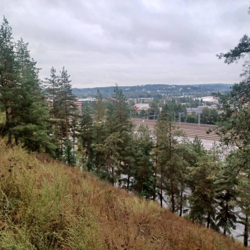 Tilia Trail - urban nature trail - Image 1