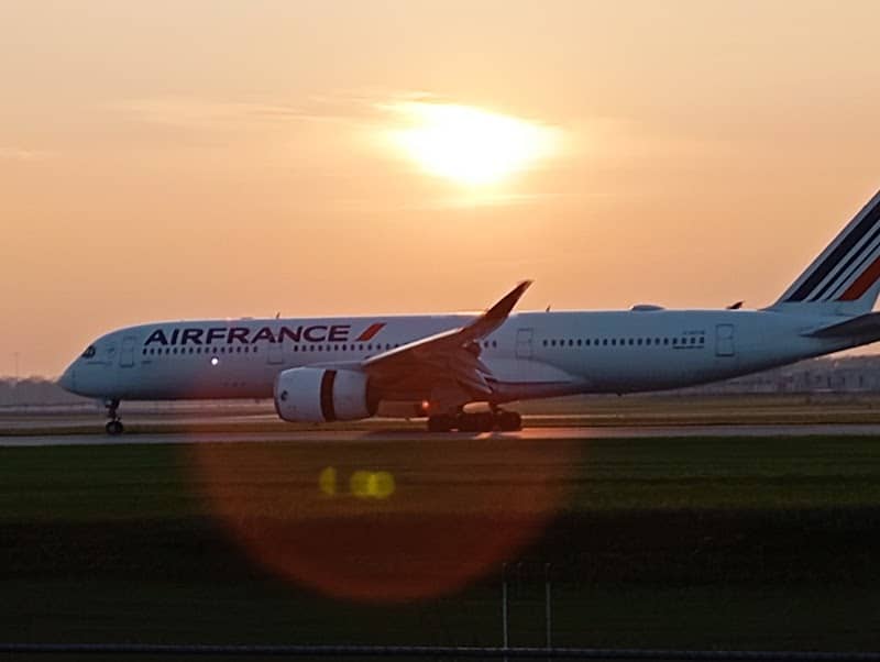 Air plane viewing dorval - Image 1