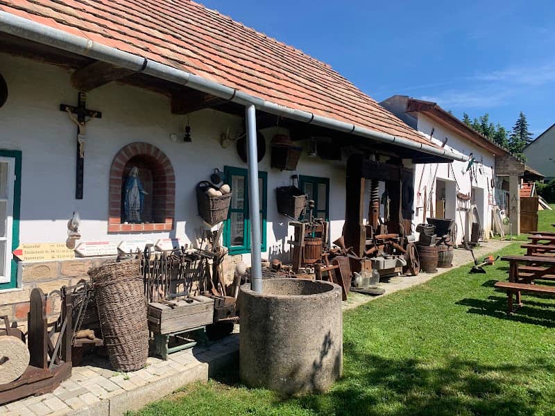 Faluház Márianosztra - Image 1