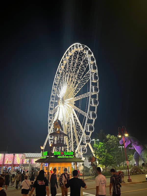 Clifton Hill Niagara Falls Attractions - Image 2