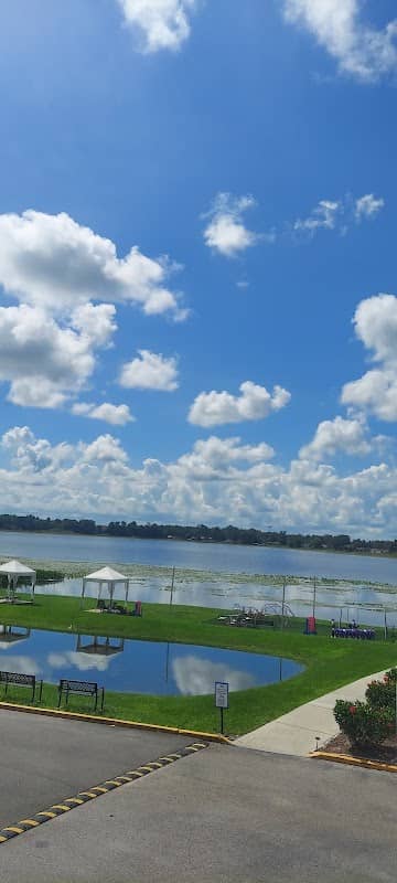 Lakeside park - Image 2