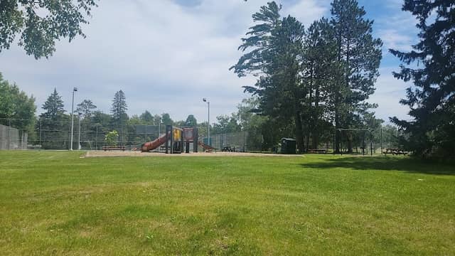 Grussendorf Park - Image 1