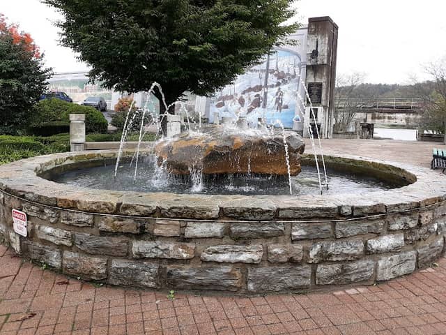 Maysville KY waterfront murals - Image 2