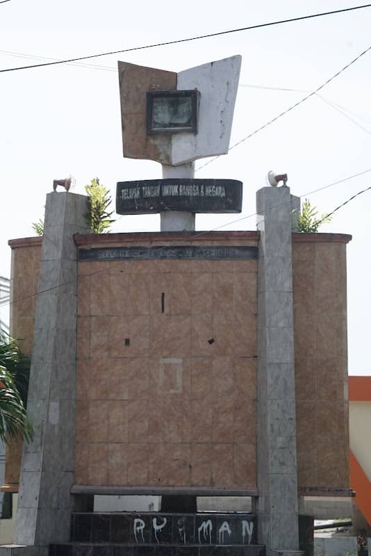 Monumen Telapak Tangan B.J. Habibie - Image 1