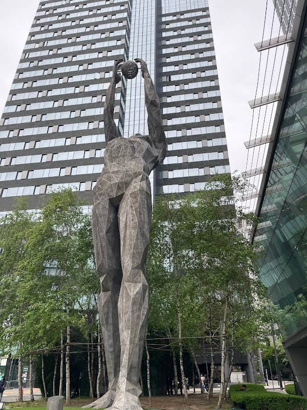 Statue - Image 3