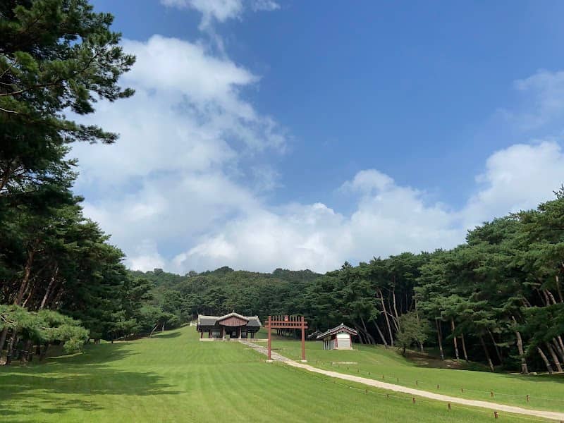 West Five Royal Tombs, Goyang (Seooreung) - Image 1