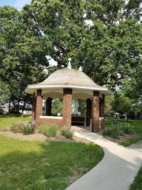 Leal Park - Image 2