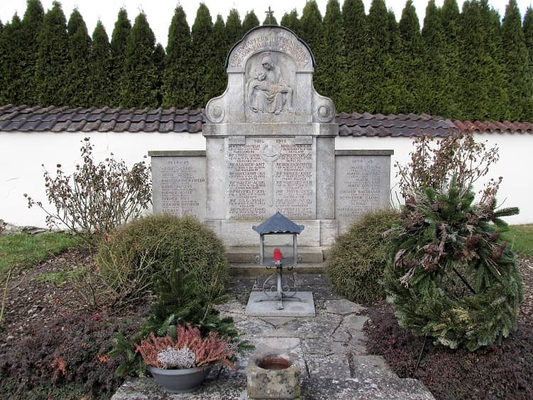 Kriegerdenkmal - Image 1