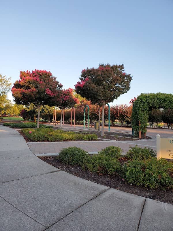 Del Rey Park - Image 1
