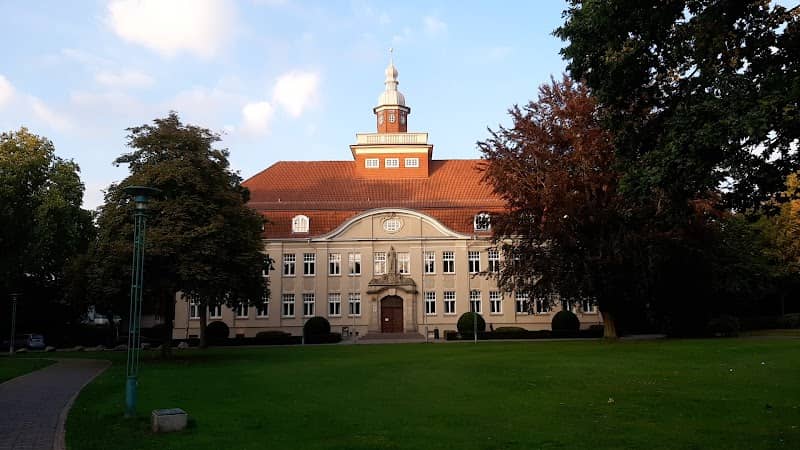 Cloppenburg Park - Image 1