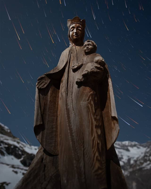 Saint Statue - Image 2