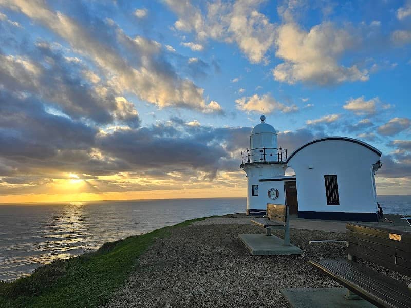 Tacking Point Lighthouse - Image 3