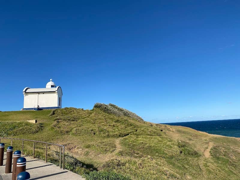 Tacking Point Lighthouse - Image 1
