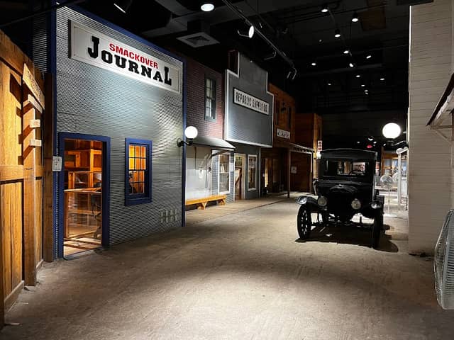 Arkansas Museum of Natural Resources - Image 1