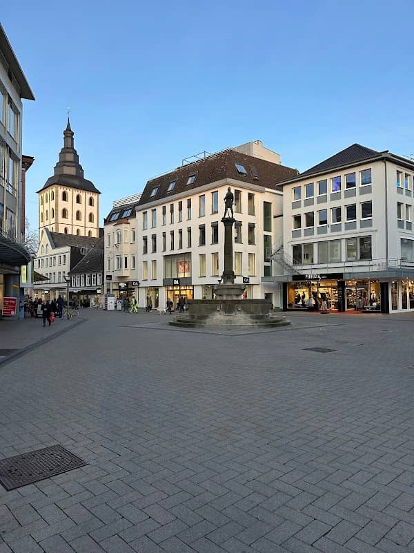 Rathausplatz Lippstadt - Image 1