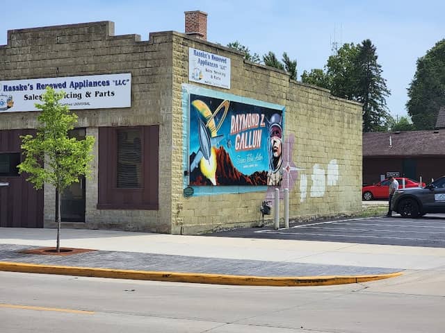Walldog Mural - Raymond Gallun - Image 2