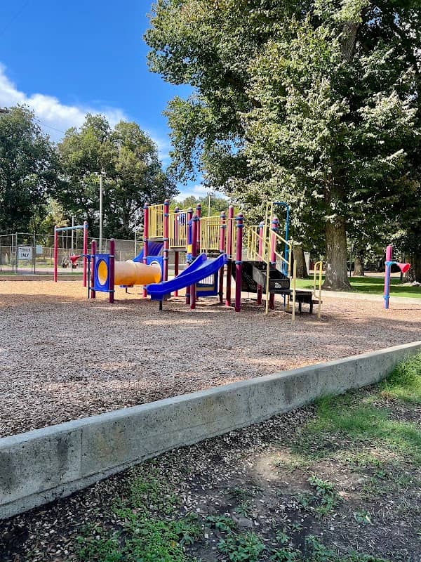 Sankey/Elmwood Park - Image 1