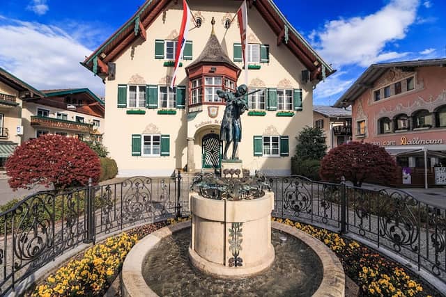 Mozart-Brunnen - Image 1