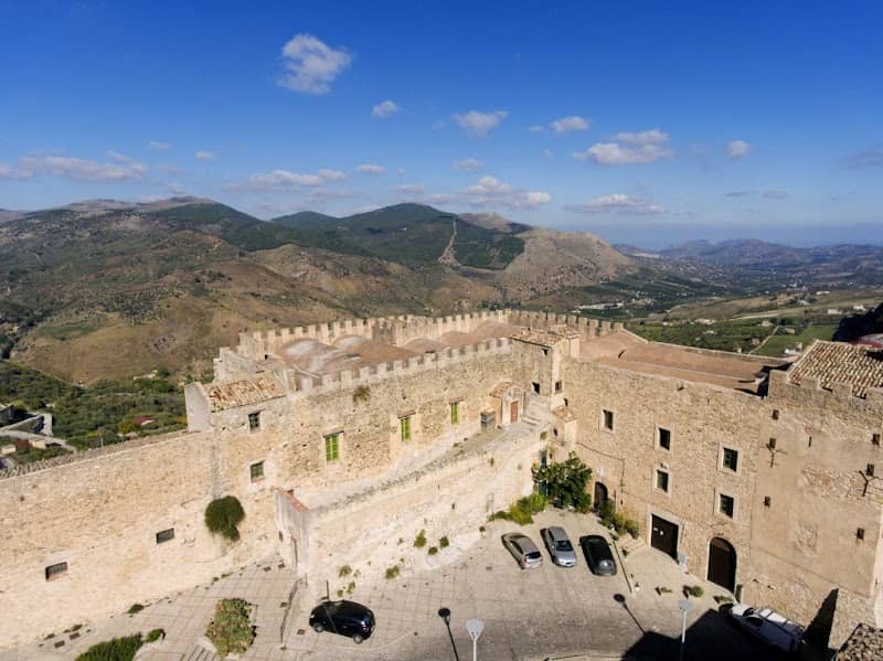 Castello Beccadelli - Image 2