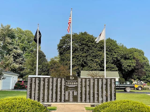 Rossville Veterans Memorial - Image 1