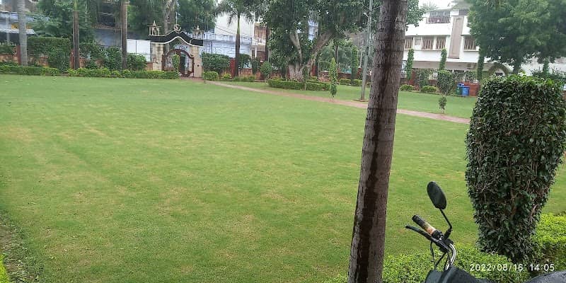Lala Jai Narayan Park - Image 1