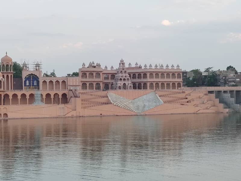 Chambal Viewpoint - Image 1