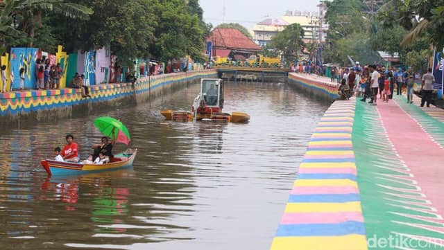 Sekanak Sidewalk - Image 1