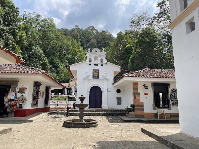 El Pueblito Patojo - Image 1