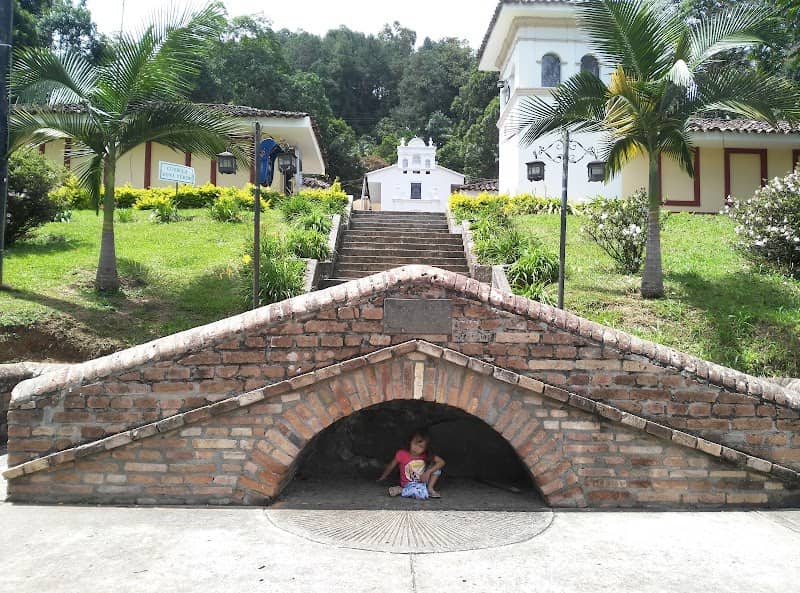 El Pueblito Patojo - Image 2