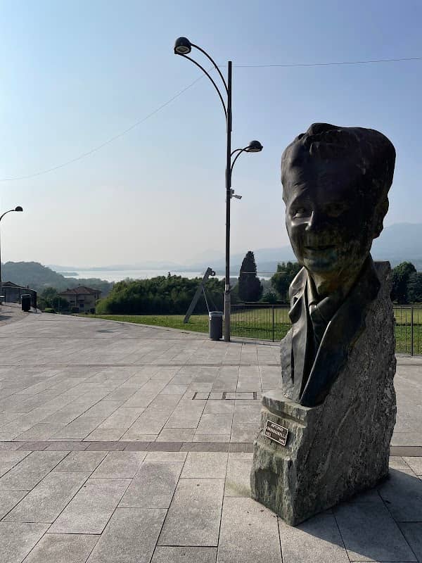 Statua di Antonio Ghiringhelli - Image 1