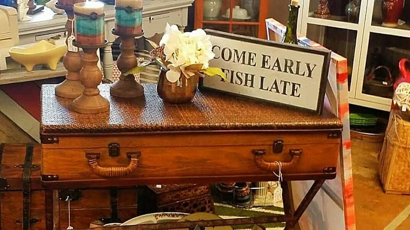 J And L Flea Market - Image 2