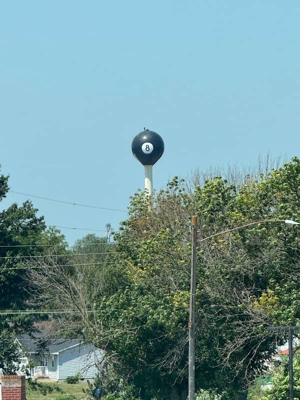 8 Ball Water Tower - Image 2