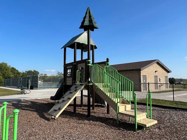 Huckleberry Park - Image 2