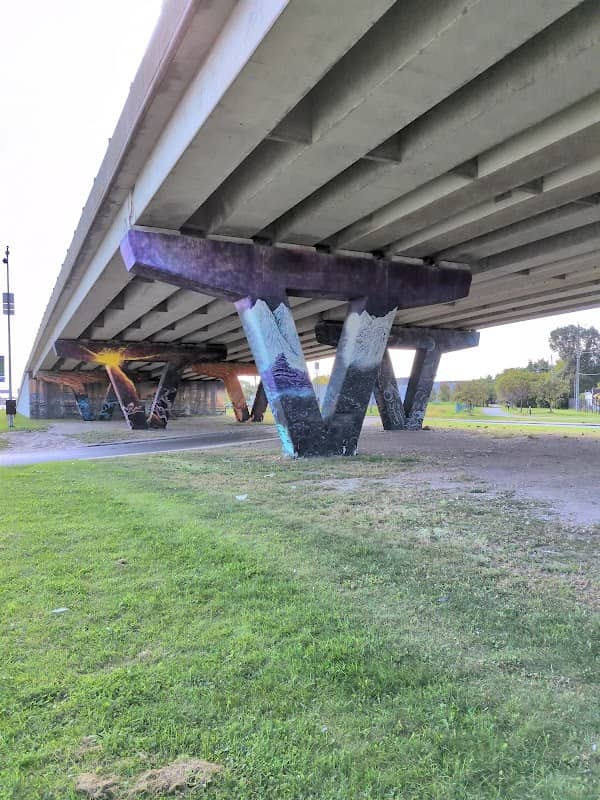 Murales sous viaduc - Image 1
