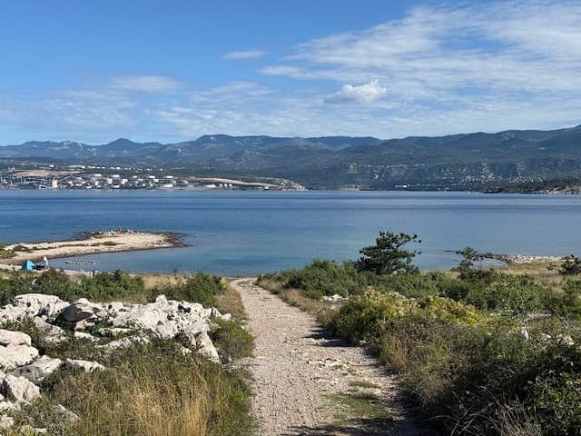 Full Moon Bay - Image 2
