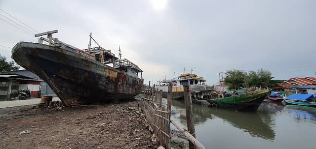 Traditionele houten Scheepswerf in Karangsong - Image 1