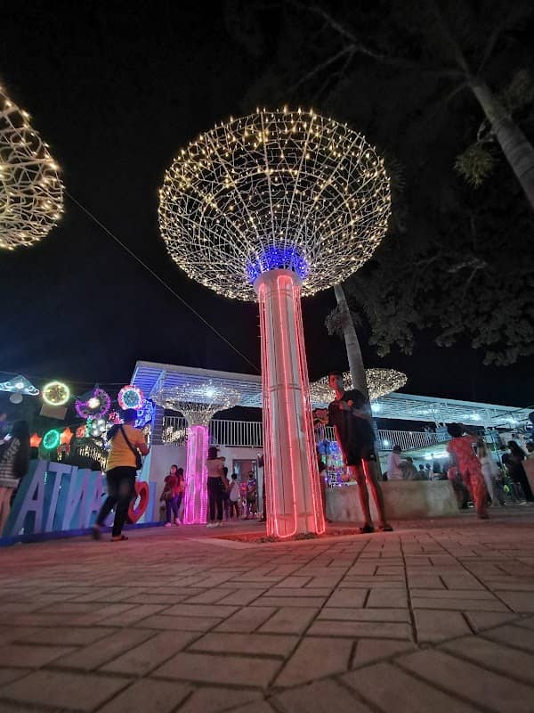 Sta. Barbara, Public Plaza - Image 1