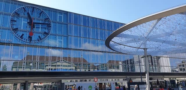 Cloud am Bahnhof - Image 1