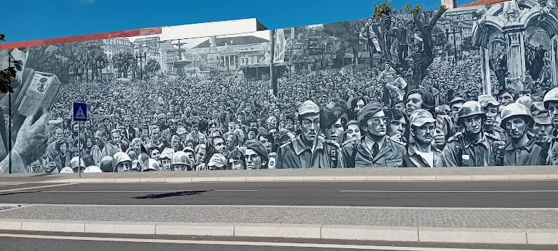 Mural Comemorativo dos 50 anos do 25 de Abril - Image 1
