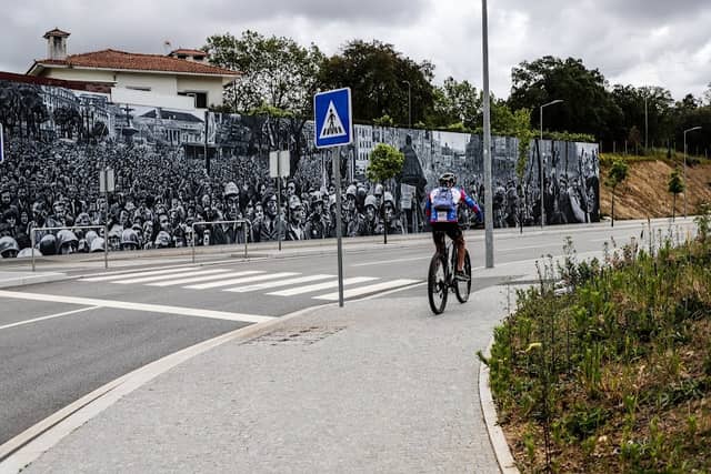 Mural Comemorativo dos 50 anos do 25 de Abril - Image 2