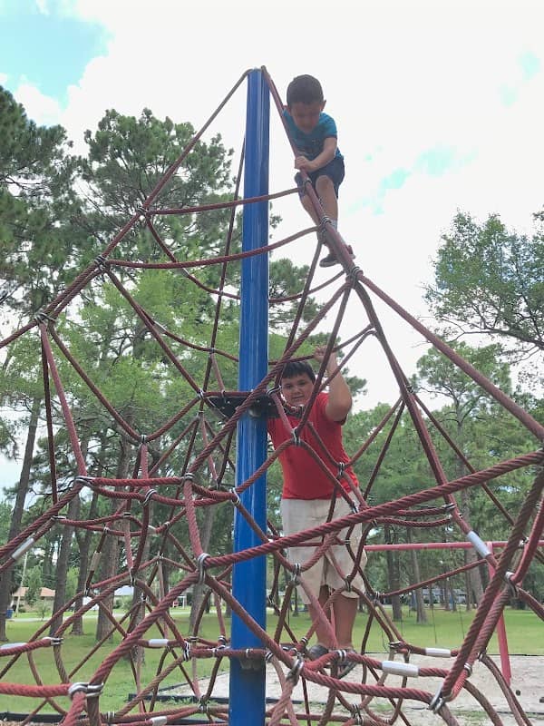 Hentz Park - Image 1