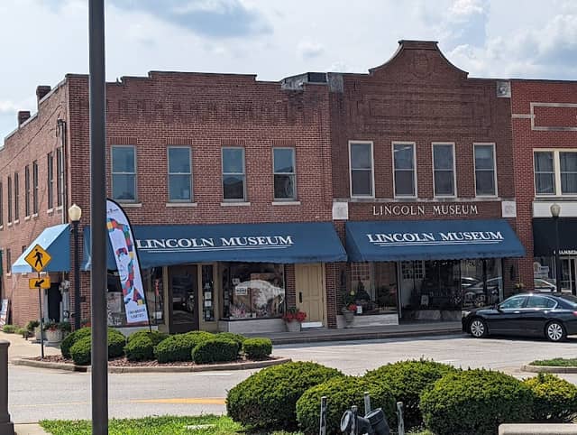 Lincoln Museum - Image 2