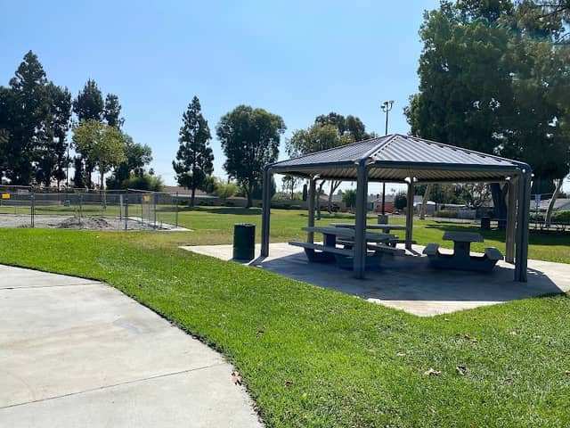 Magnolia Park - Image 2