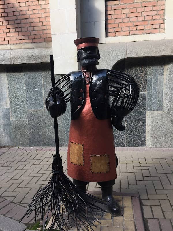 Pam'yatnyk Dvirnyku - Image 1