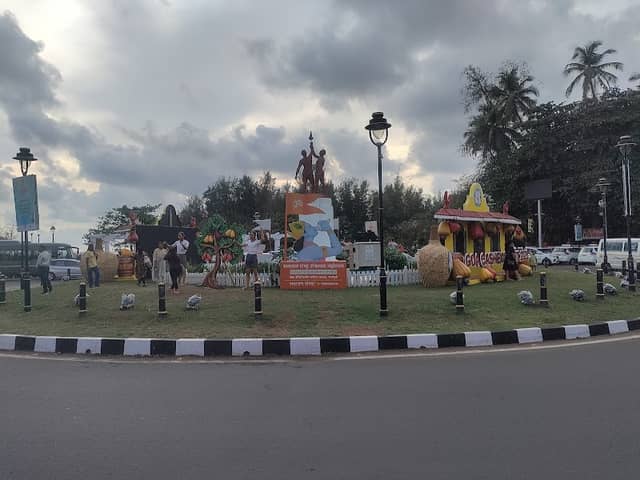 Miramar Circle - Image 1