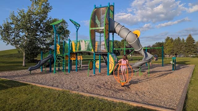 Victoria Park - Image 2